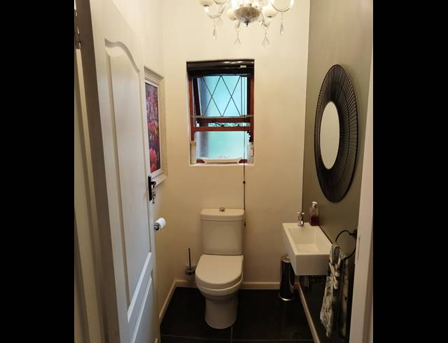 4 BEDROOM HOUSE FOR SALE IN WINTERHOEK PARK